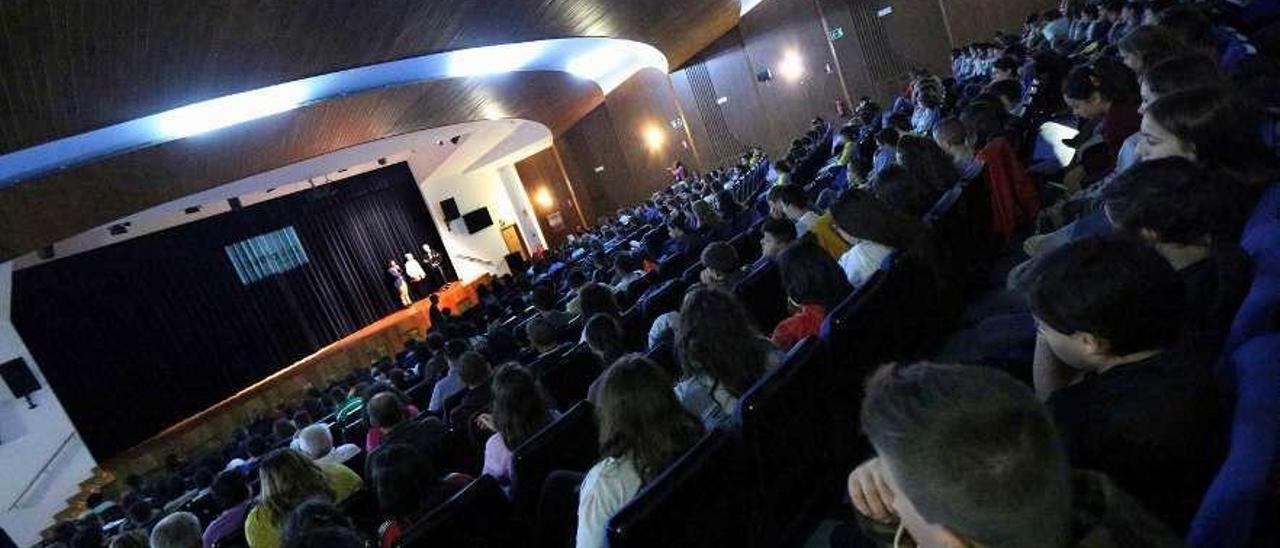 Avelaíña celebró el Día Mundial de la Salud Mental centrado en el sudicio, en Ponteareas. // A. Hernández