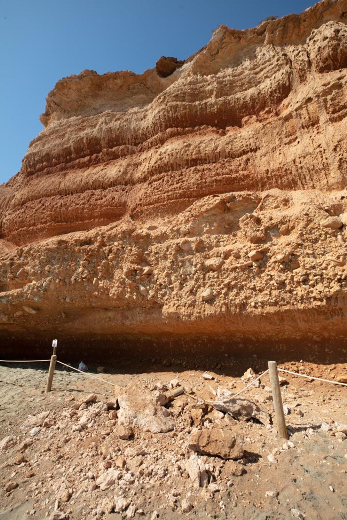 Desprendimiento de rocas en una playa de Ibiza