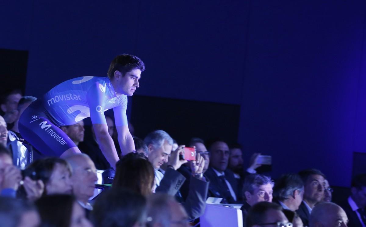 GRAF872. MADRID (ESPAÑA), 05/10/2017.- El ciclista vasco del equipo Movistar, Mikel Landa, durante la presentación del equipo Movistar 2018 en el Auditorio Teléfonica en Madrid. EFE/JAVIER LIZÓN