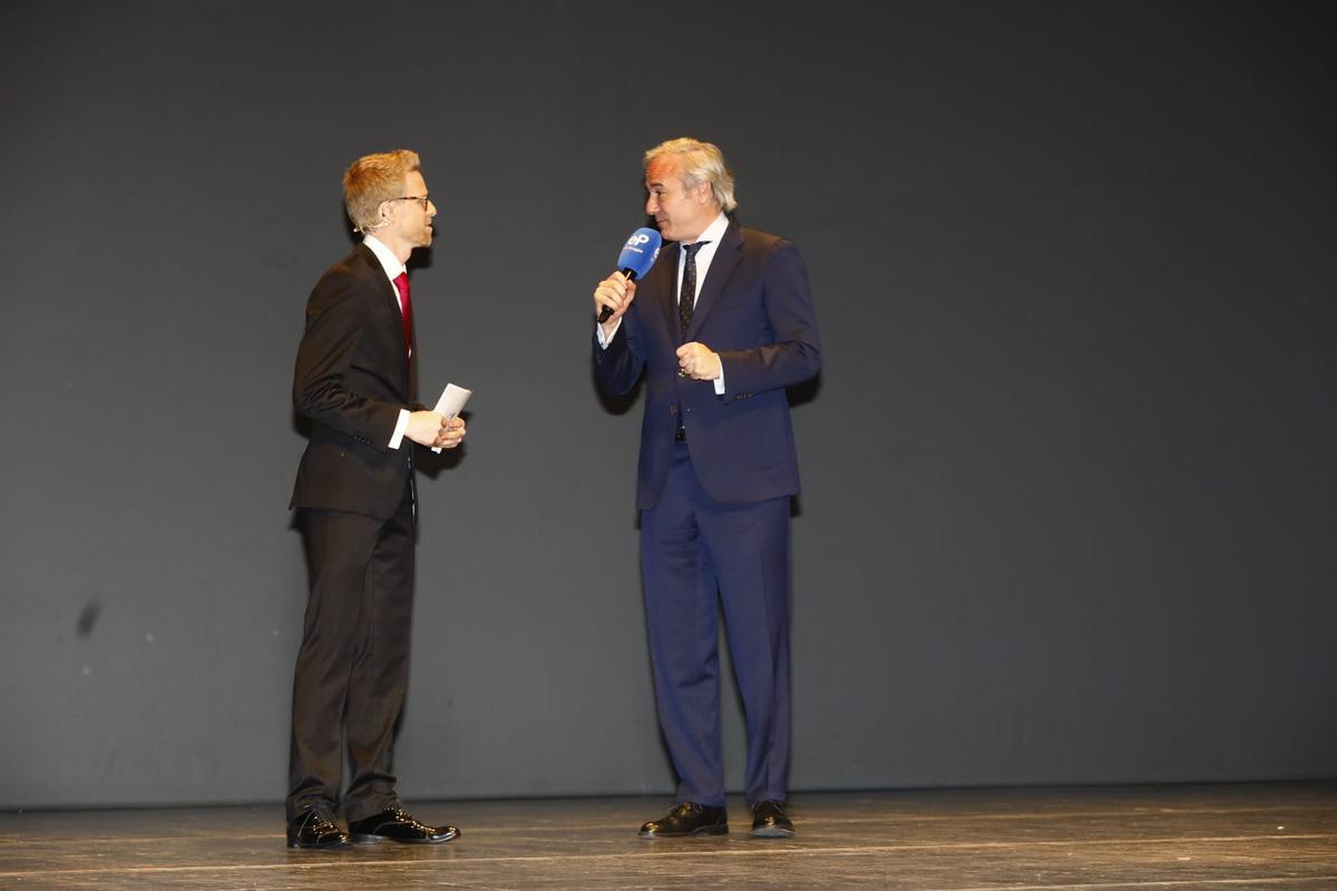 Jorge Heras con el alcalde de Zaragoza, Jorge Azcón