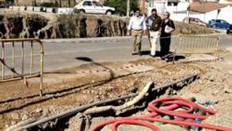 La obra de Fuente Concejo obliga a cortar la calle al tráfico un mes