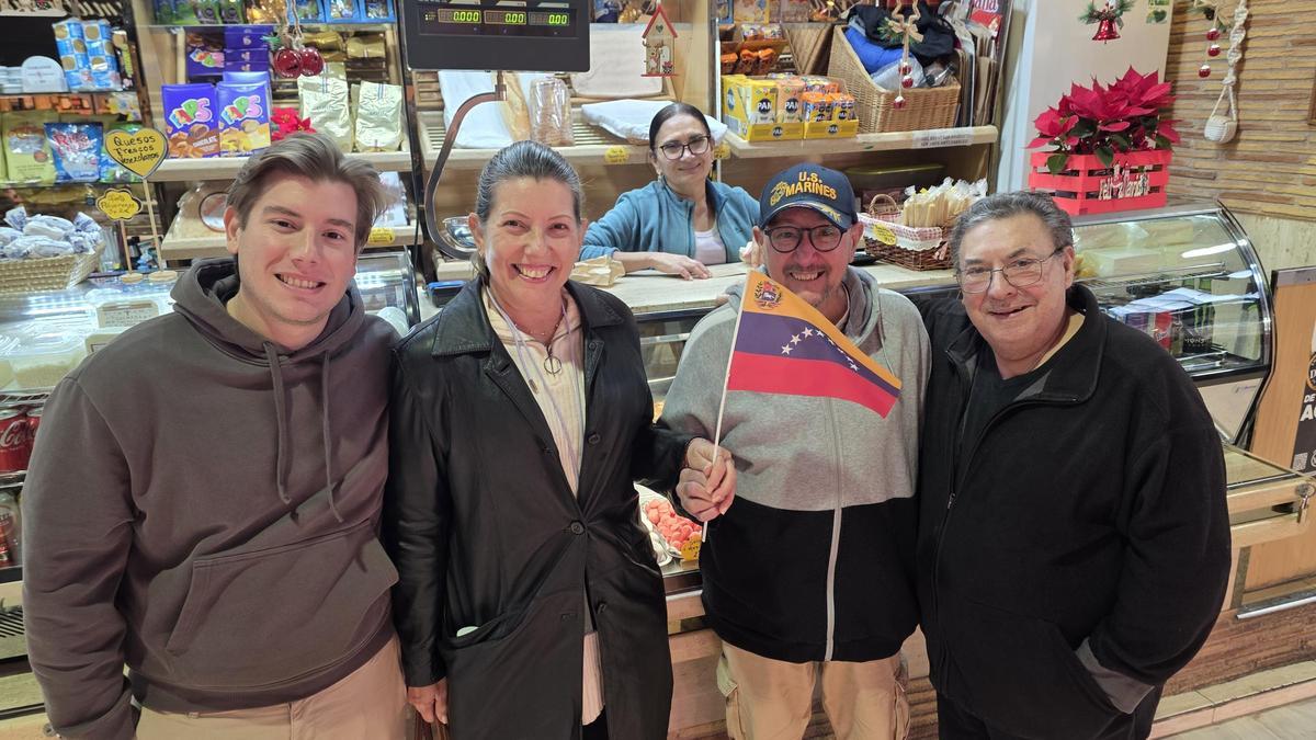 Venezolanos en Valencia: "Es un día muy grande por ver a nuestro país libre"