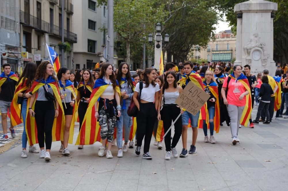 Joves es manifesten per la llibertat a Figueres