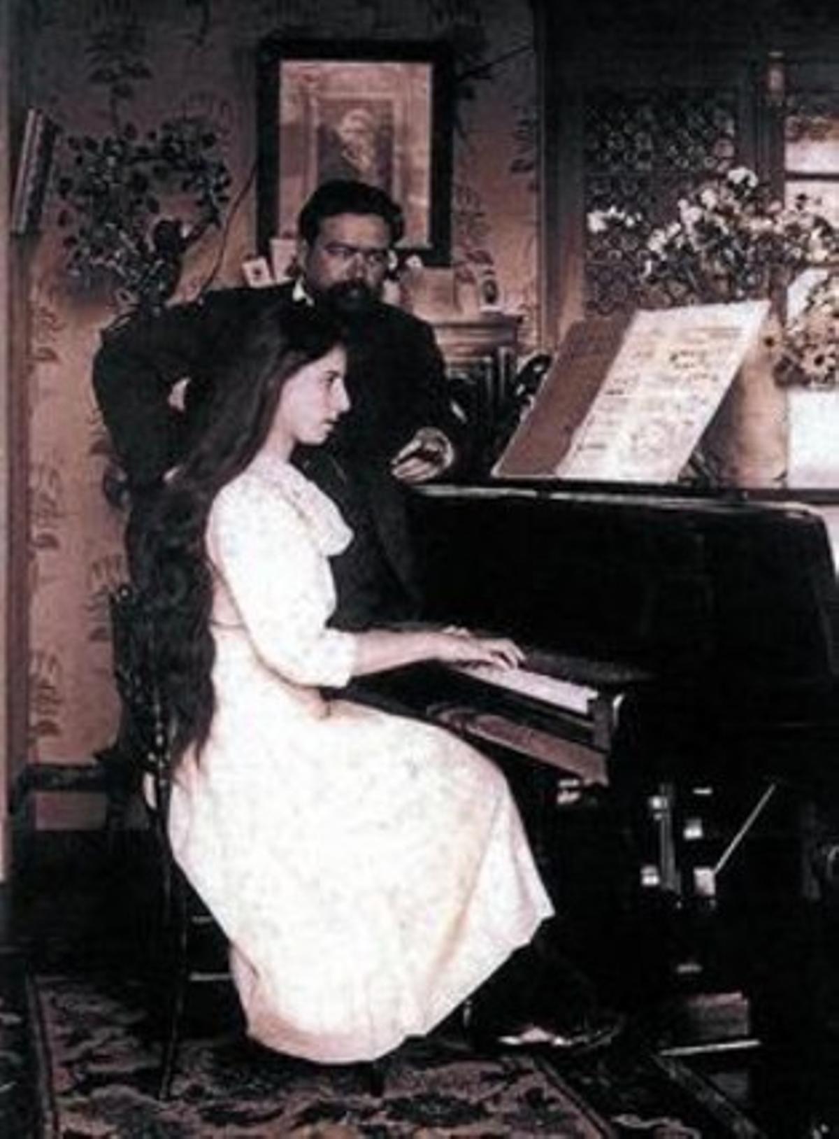 Isaac Albéniz, amb una de les seves alumnes, Clara Sansoni.