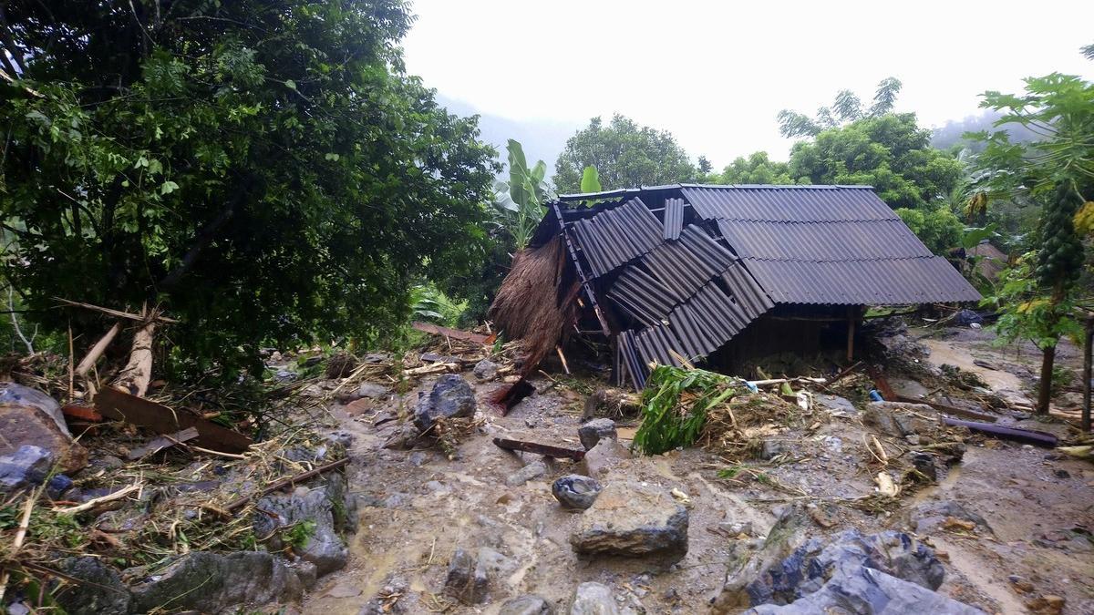 Daños causados por las inundaciones en la provincia de Hoa Binh, en el norte de Vietnam.