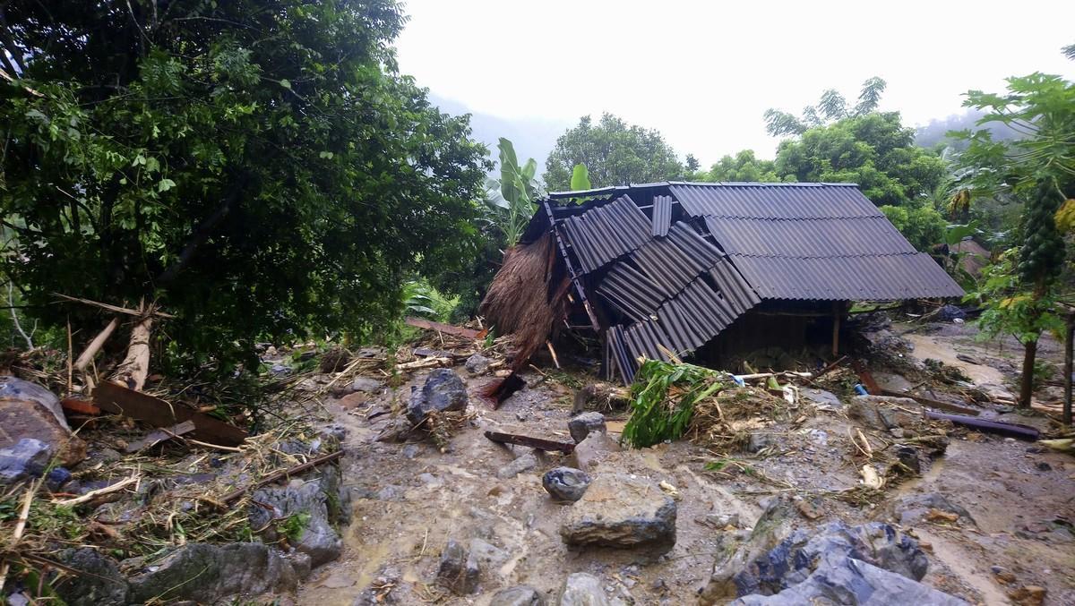 vietnam flooding 70549-c7341