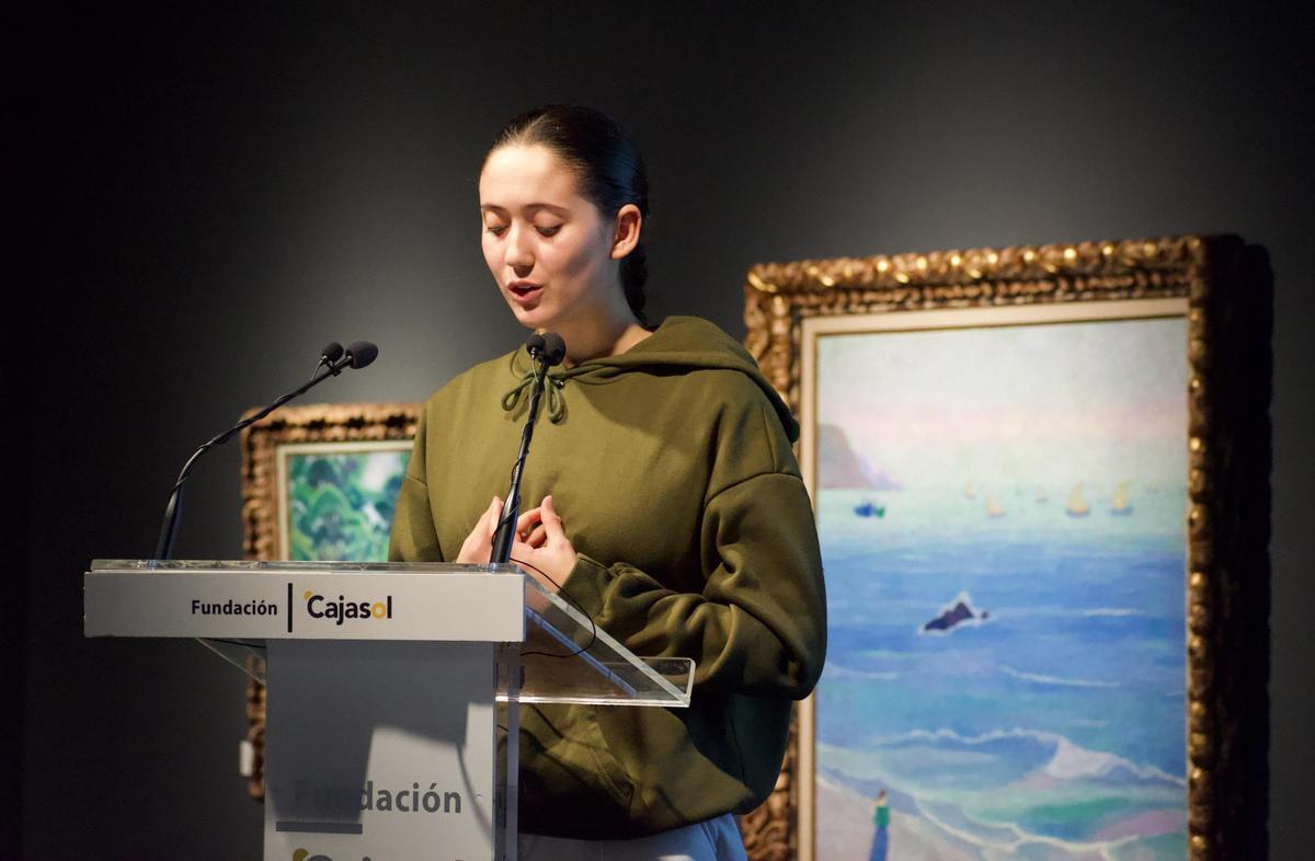 María Cruz recitando uno de los poemas de Carlos Clementson en honor a los maestros cordobeses
