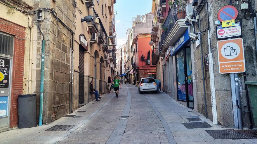 Fallece el anciano que se cayó en la calle Talavera de Plasencia
