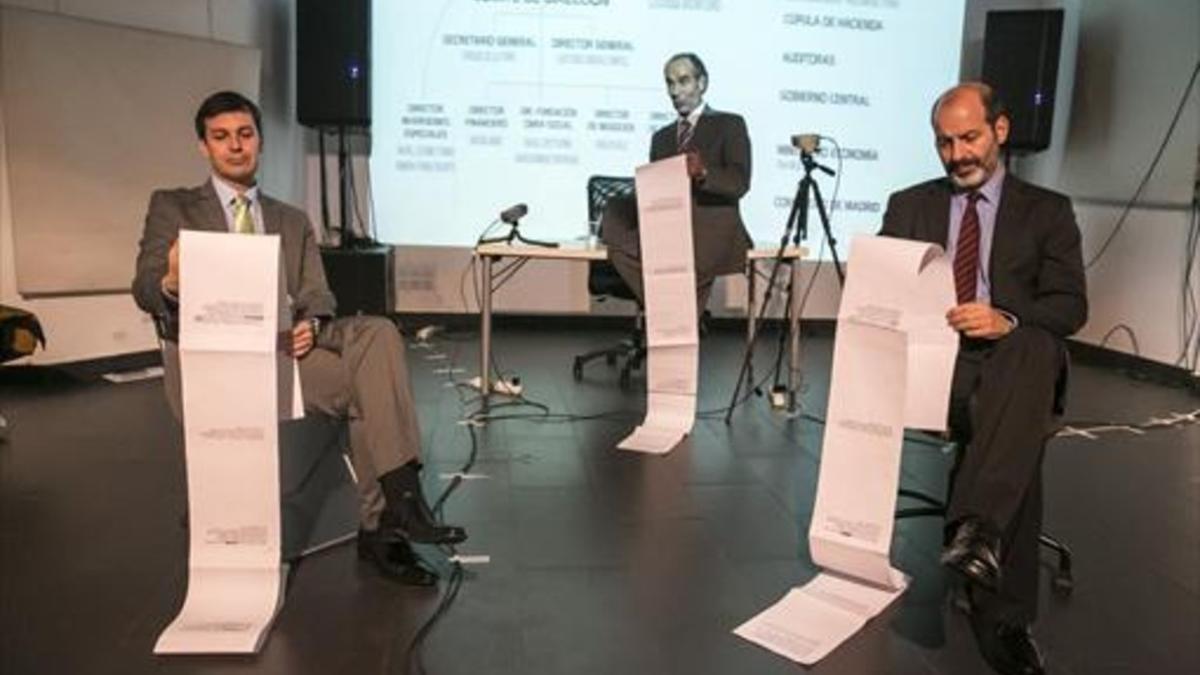 Elies Barberà, Albert Pérez y Josep Julien, en un ensayo de 'Hazte banquero'.