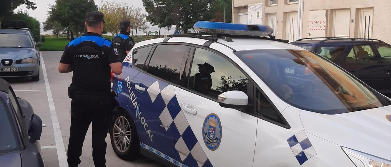 La Policía Local, en el mes de octubre, cuando escoltó a la comisión judicial