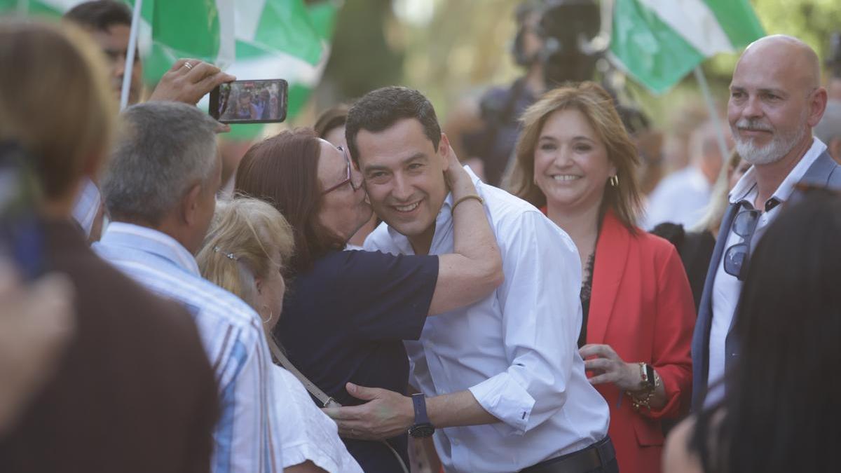 Moreno en un mitin de campaña en Andalucía.