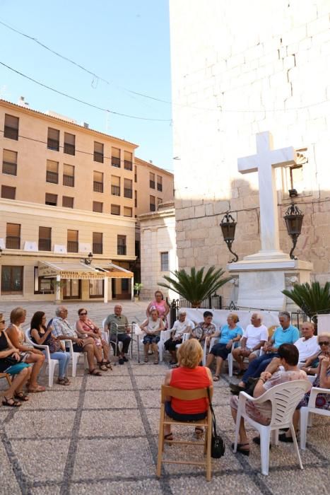 Vecinos de Callosa de Segura llevan 7 meses vigilando para que no retiren la Cruz