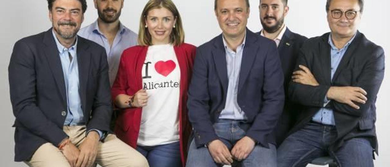 Los principales candidatos a la Alcaldía de Alicante, en una foto de arranque de campaña en las instalaciones de INFORMACIÓN.