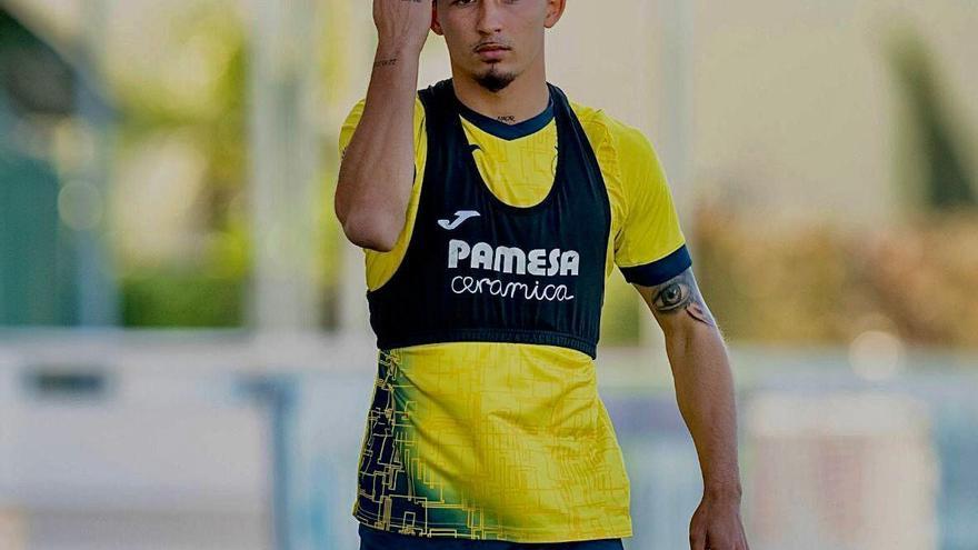 Yeremi Pino, durante un entrenamiento del Villarreal.