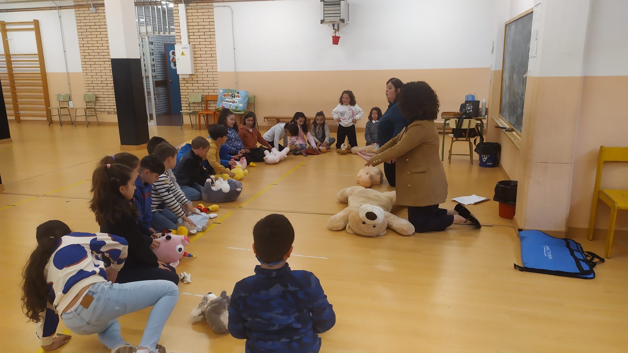 Los alumnos del Arregui, en la Pola, a tope de actividades: así ha sido la despedida de trimestre