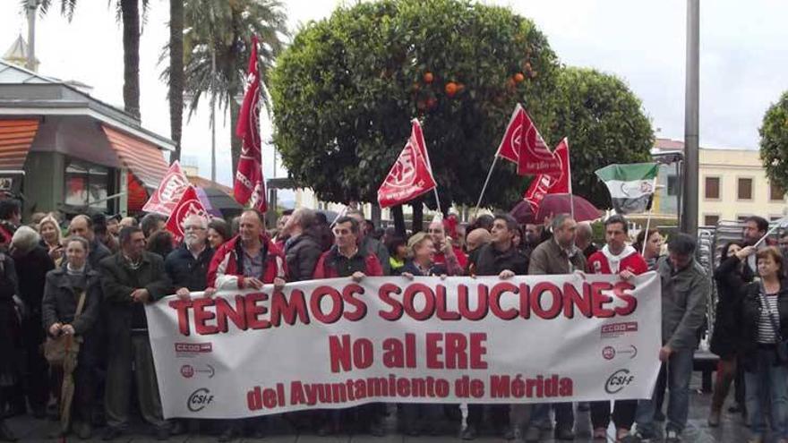 CCOO denuncia la convocatoria de una plaza tras los 28 despidos en el Ayuntamiento de Mérida