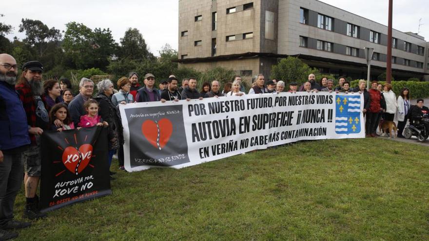 Protesta en el Lauredal &quot;contra la autovía en superficie&quot; | ÁNGEL GONZÁLEZ