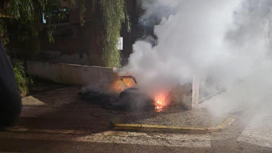 Alginet pide colaboración ciudadana ante la oleada de contenedores quemados