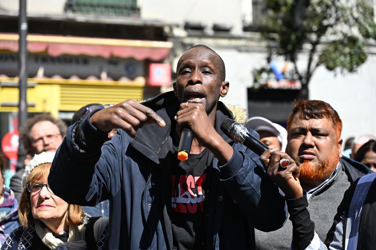 Serigne Mbaye denunciará la "violencia policial" que asegura que sufrió en su detención del pasado jueves.