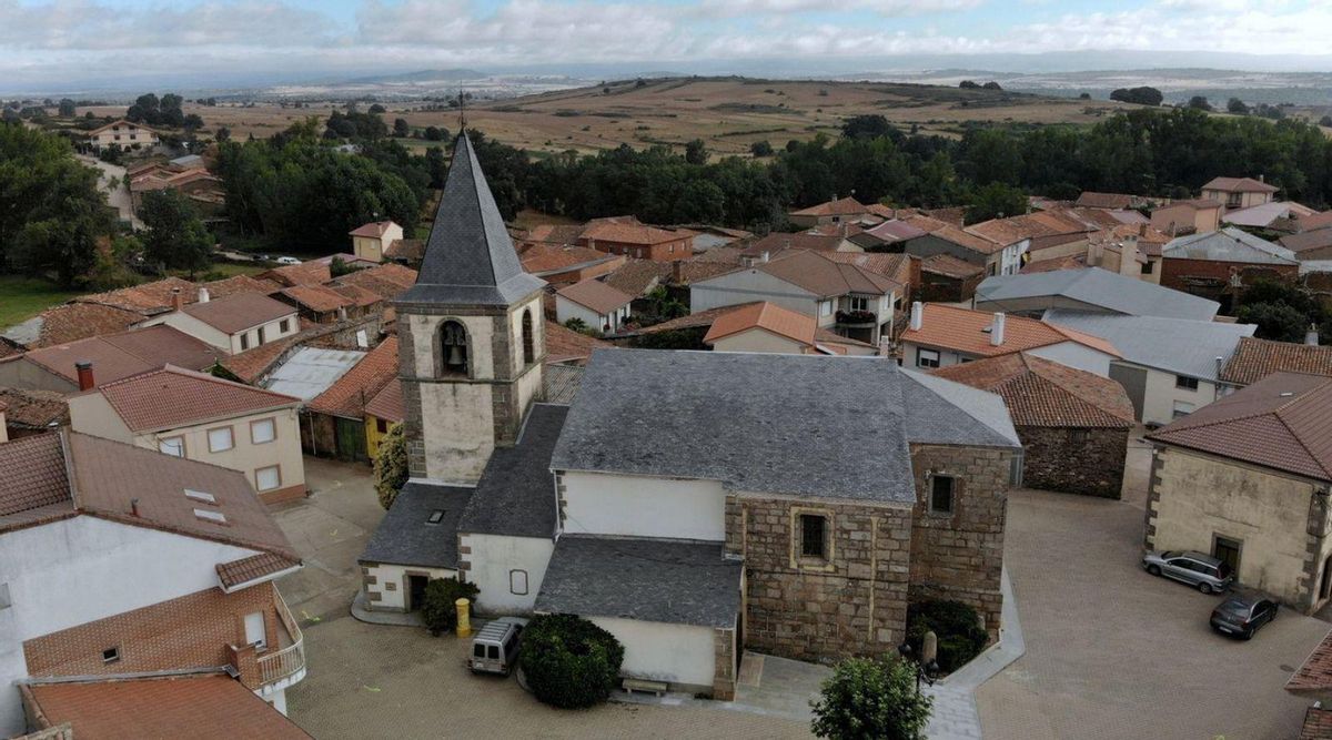 Iglesia de San Salvador de Rabanales, cuyo entorno será explorado durante la campaña. | CHANY SEBASTIÁN
