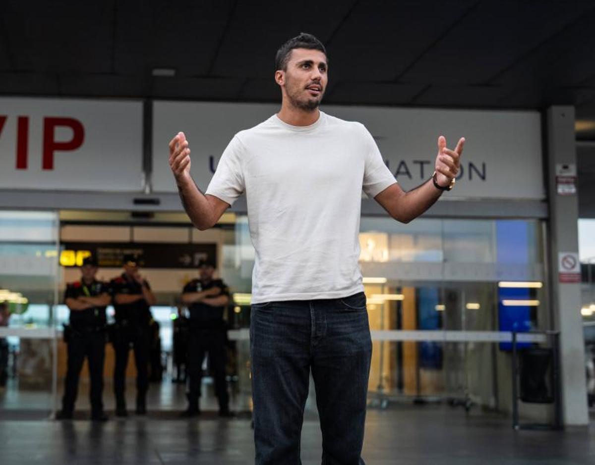 Rodri, a su llegada a Barcelona: "Jugar en el Barça es un sueño"