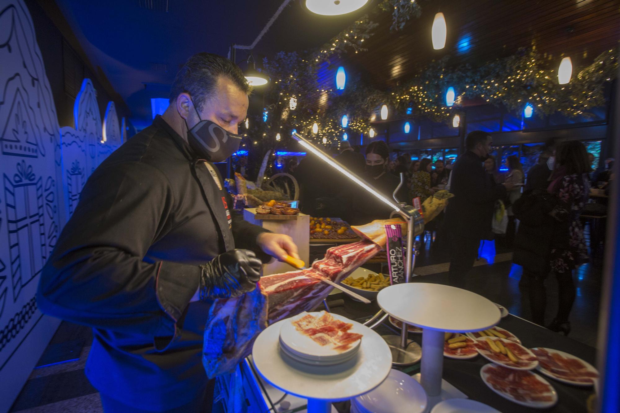 600 personas dan la «Bienvenida a la Navidad» en el cóctel benéfico de Vectalia