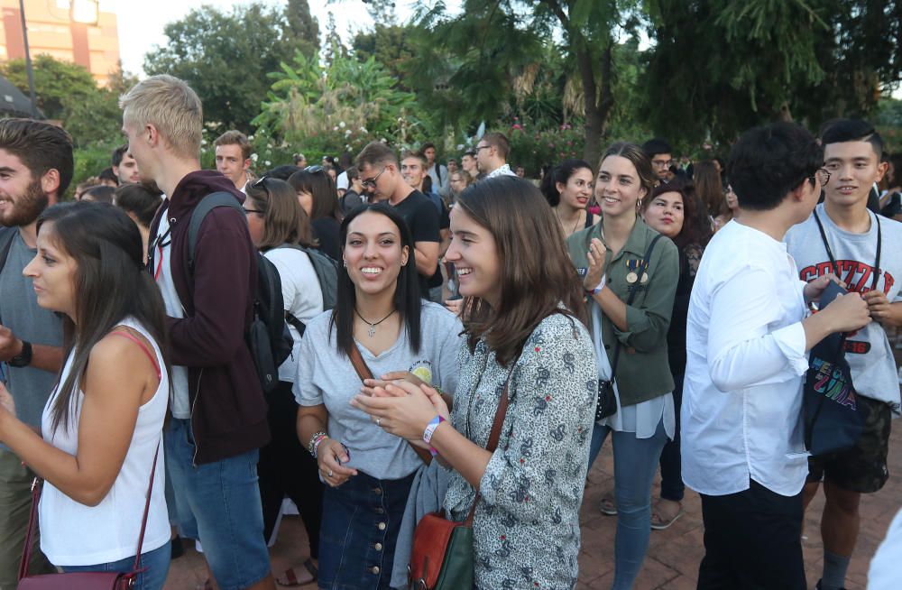 Este martes ha tenido lugar el acto de bienvenida a los alumnos de intercambio internacional y estudiantes del Centro Internacional de Español, procedentes de más de 50 países. El acto tuvo lugar en el Jardín Botánico del Campus de Teatinos