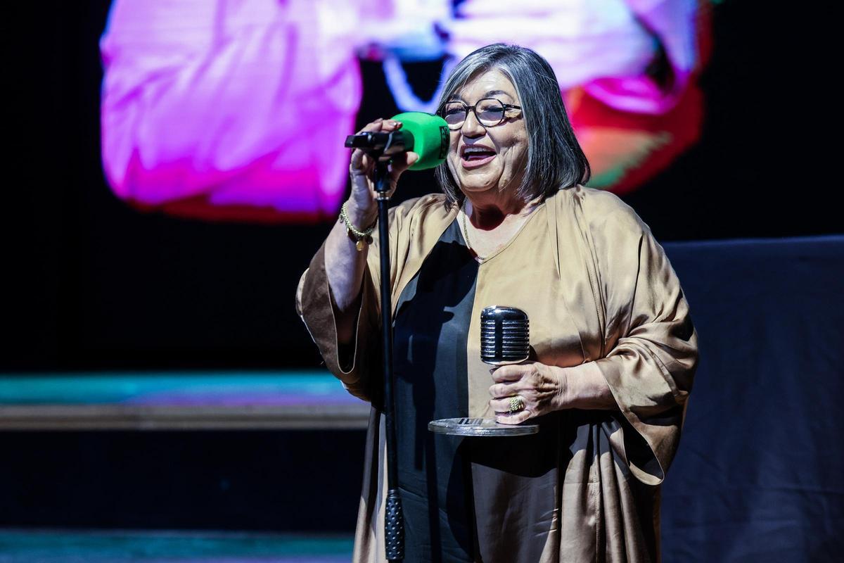 Maribel Torres, galardonada en los XIV Premios Onda Cero, en el Teatro Pereyra.