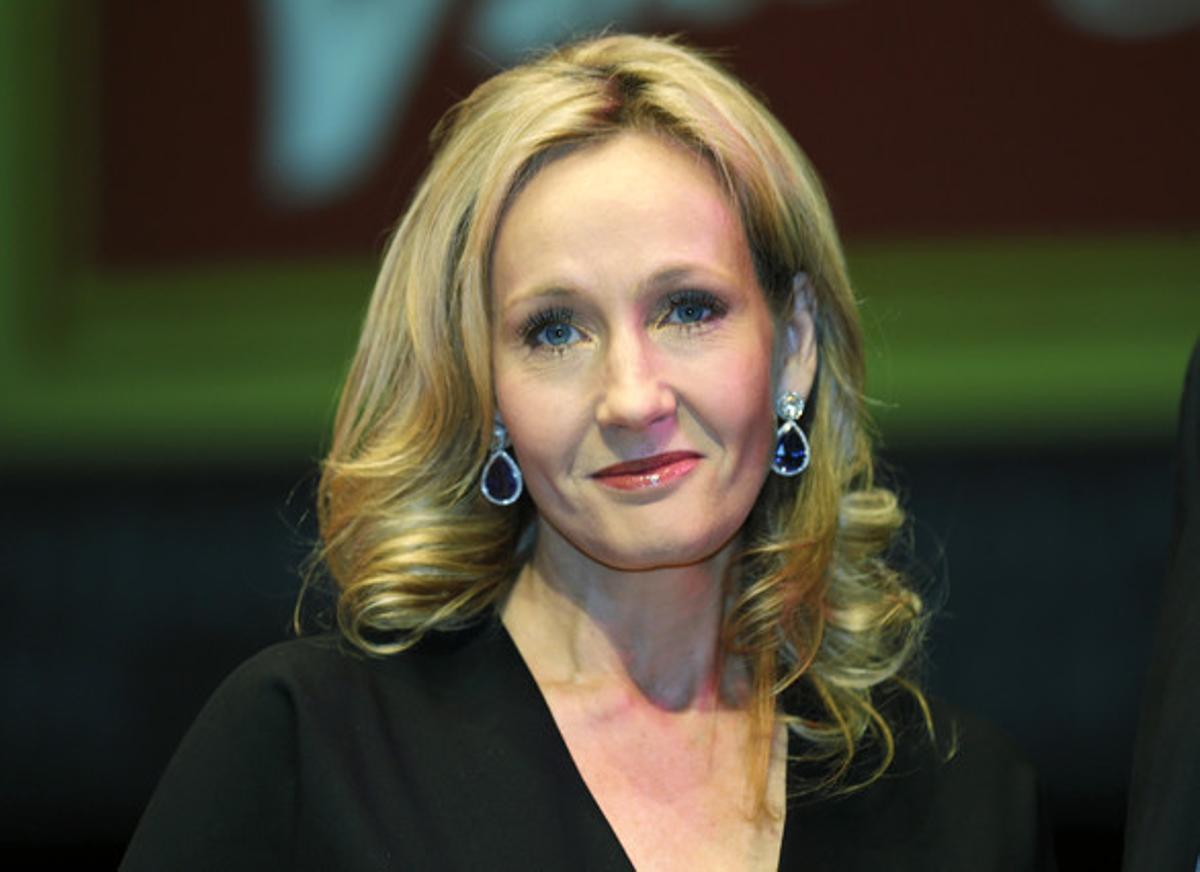 L’escriptora J.K. Rowling en la presentació d’una de les seves novel·les. L’escriptora J.K. Rowling en la presentació d’una de les seves novel·les.