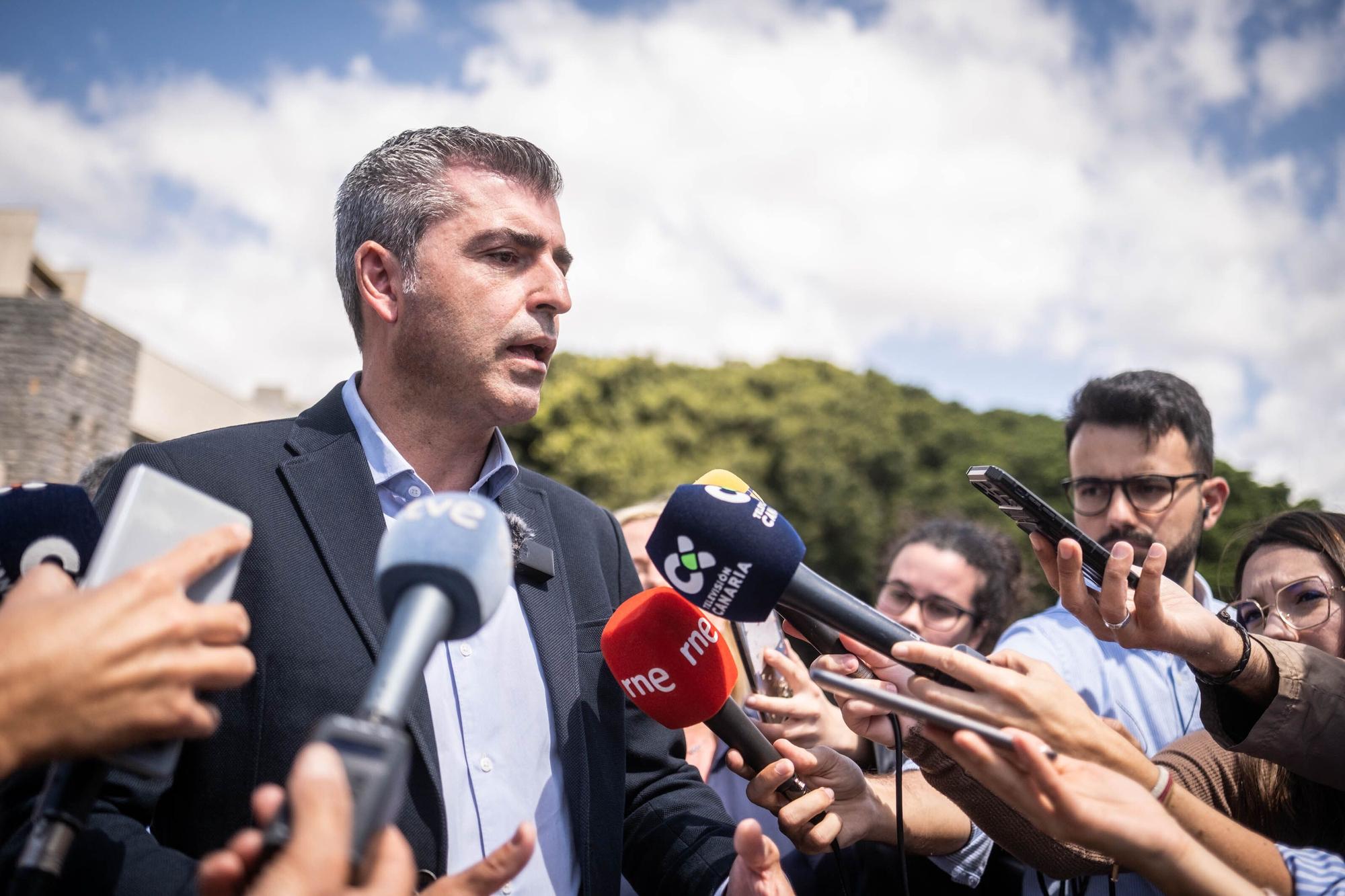 Manuel Domínguez presenta la lista autonómica de su formación al Parlamento.