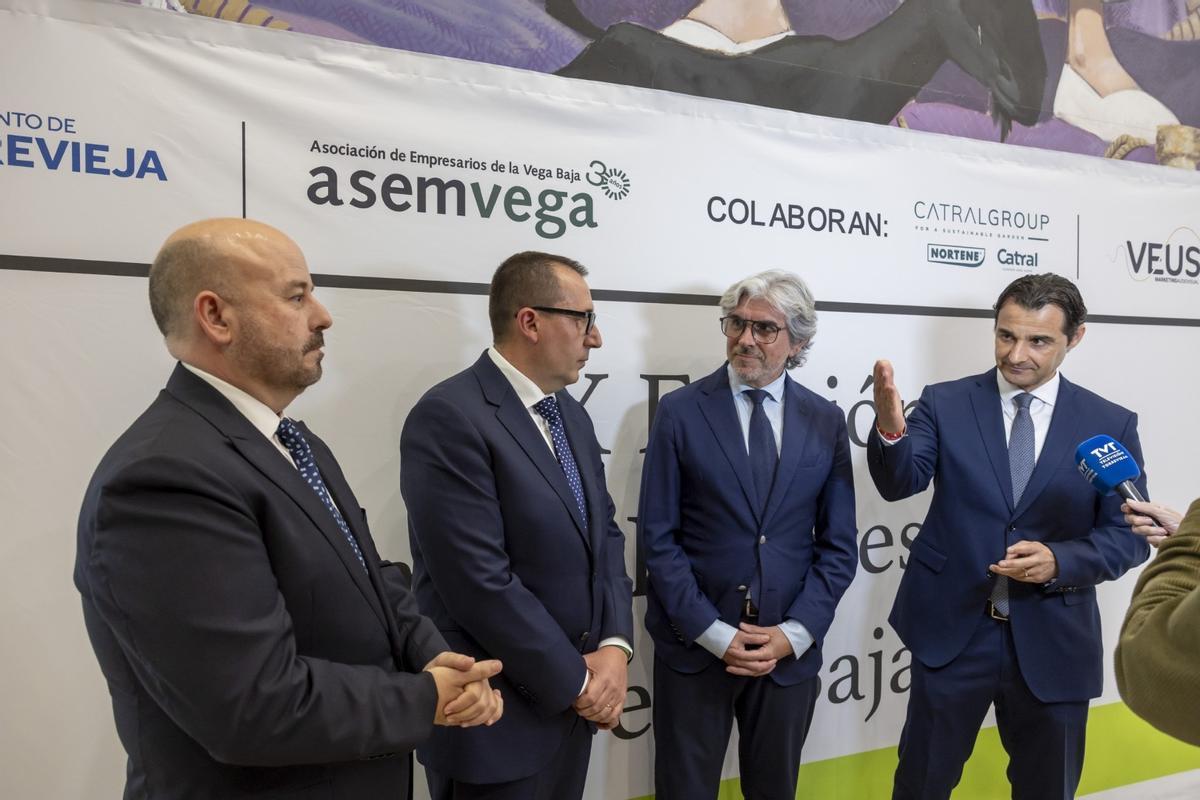 Así fue la entrega de premios empresariales de la Vega Baja Asemvega en Torrevieja, en imágenes