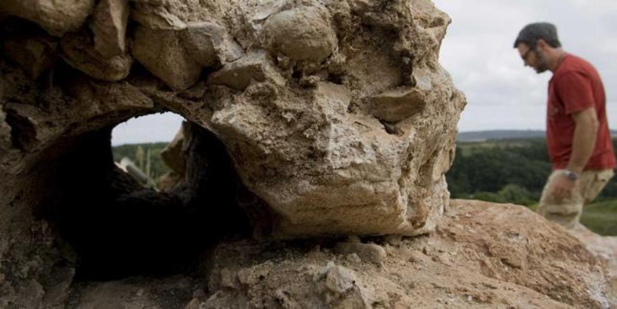 El hallazgo de madera en el castillo de Gauzón abre más vías de investigación arqueológica