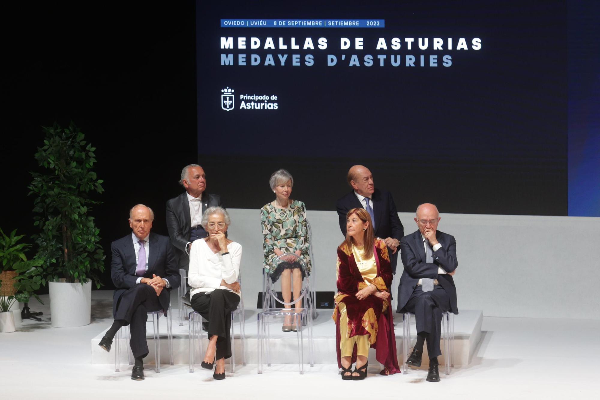 EN IMÁGENES: El acto en Oviedo de entrega de Medallas y distinciones de Asturias