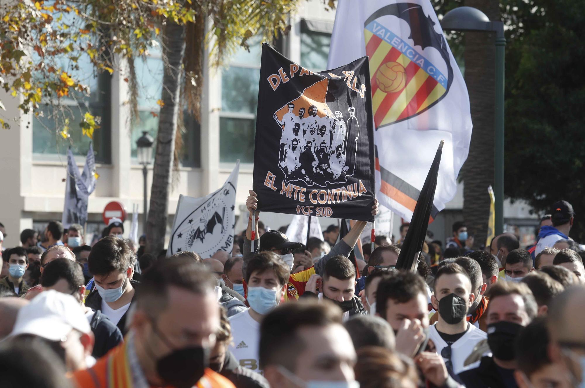 Manifestación contra Peter Lim