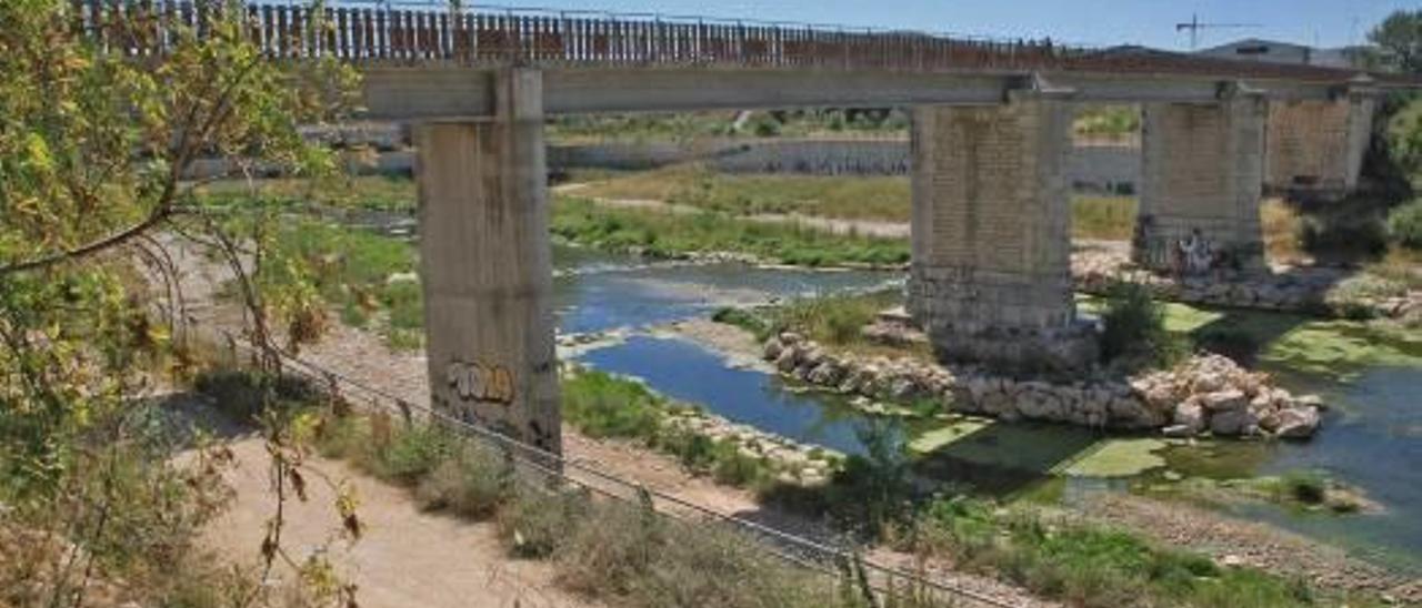 Todos los ayuntamientos alegarán a Fomento para que el tren mantenga el trazado «original»