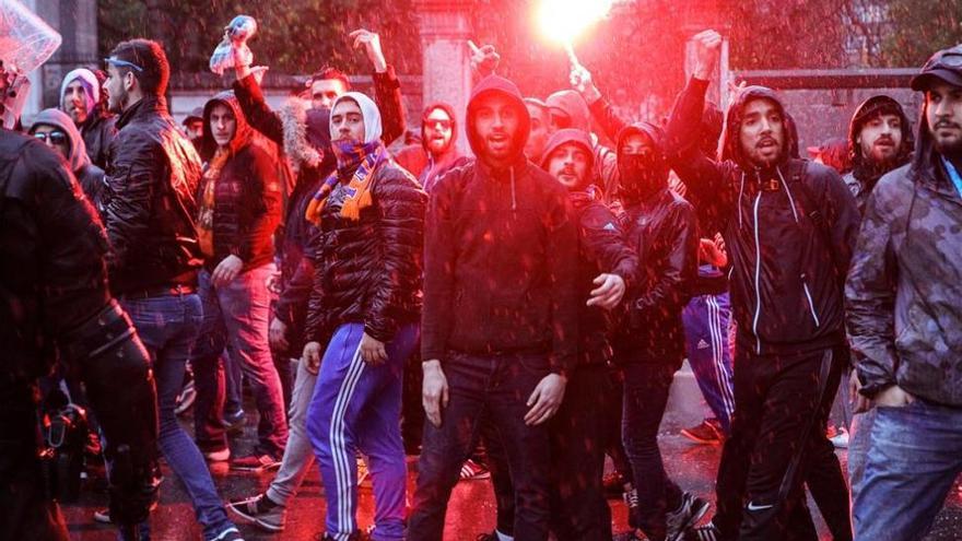 Los hooligans apuñalan a un vigilante en el estadio de San Mamés