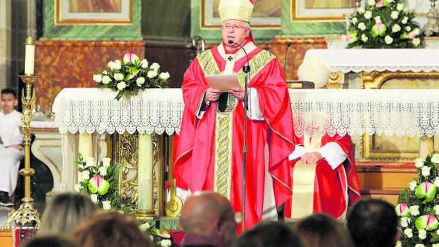 Julián Barrio, durante una misa el 25 de julio en la catedral de Santiago. |   // XOÁN ÁLVAREZ