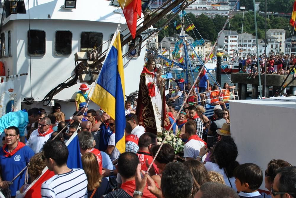 Procesión de la Virgen del Rosario en Luarca