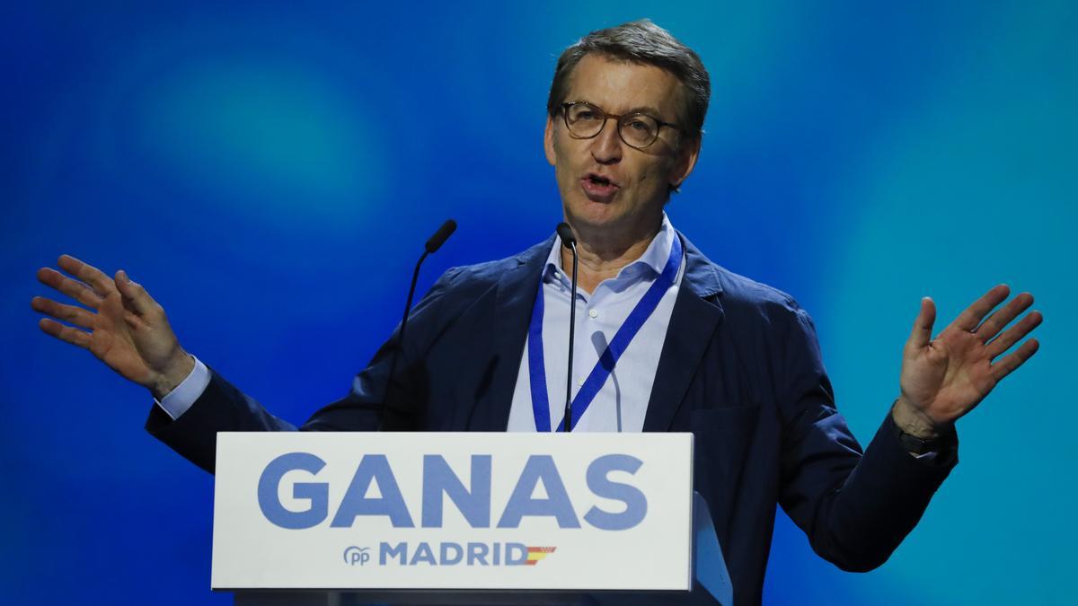 El líder del PP, Alberto Núñez Feijóo, durante su intervención en el Congreso extraordinario del PP de Madrid.