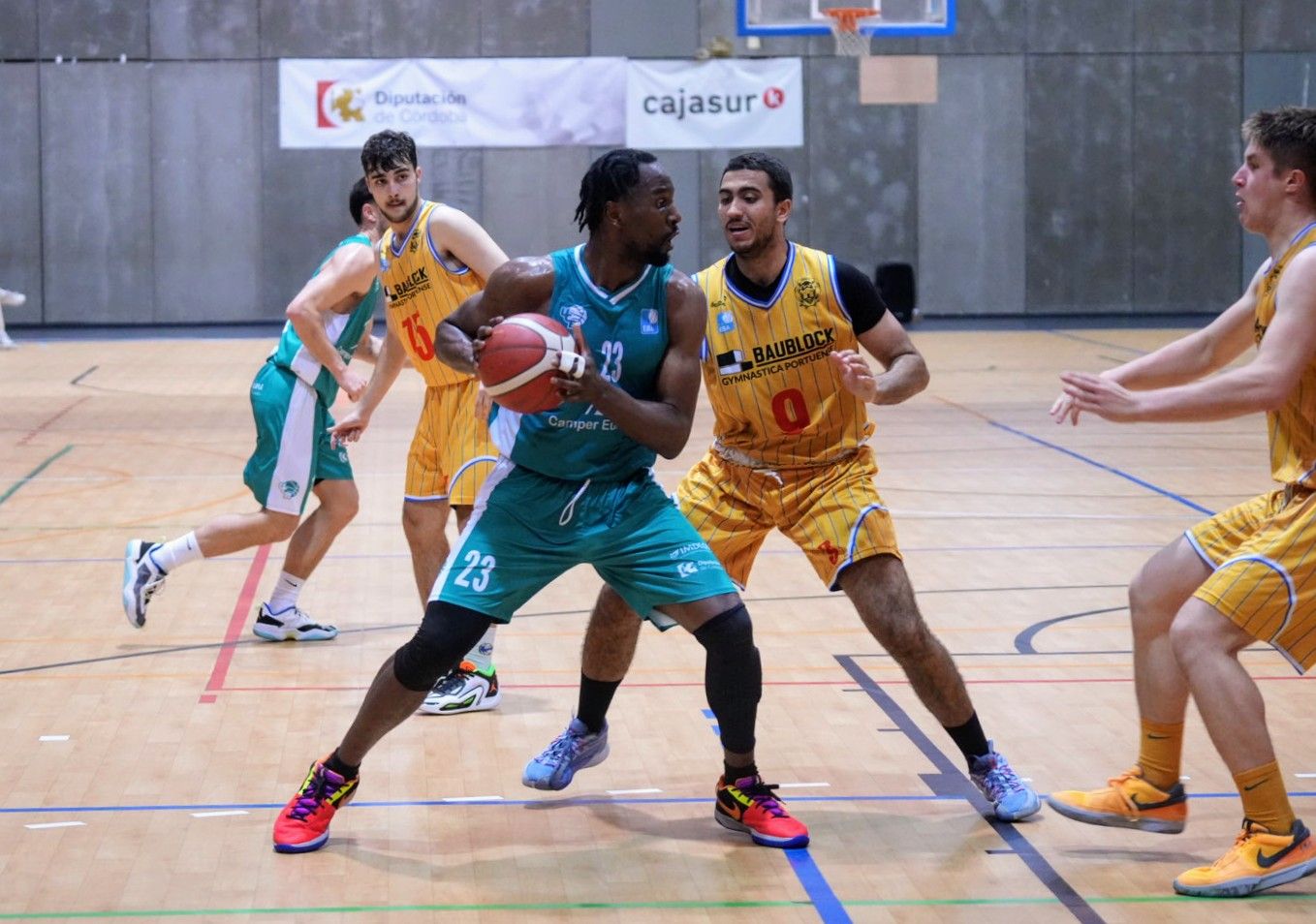 UCB Córdoba-Gymnástica Portuense: el partido de la Liga EBA en imágenes