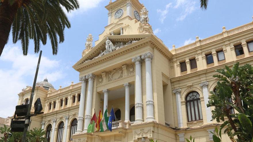 Fachada central del Ayuntamiento de Málaga.