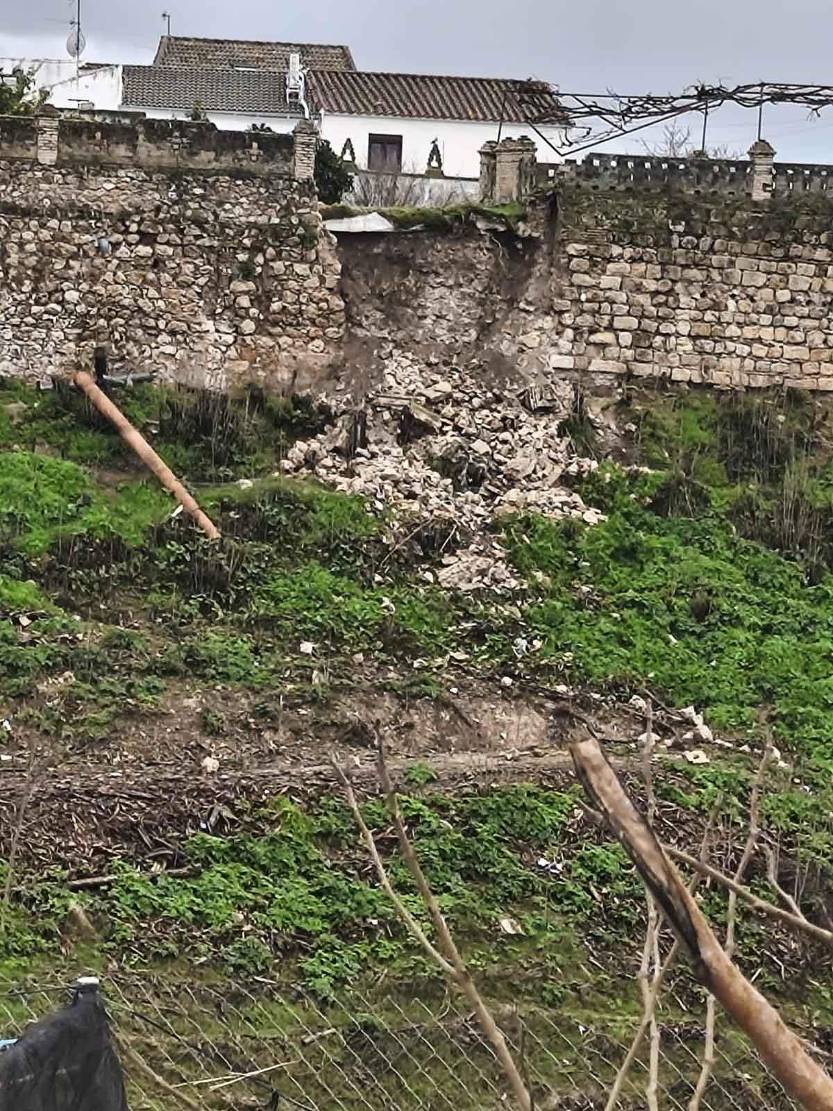 Daños en el convento de las Franciscanas Darderas de Cabra.