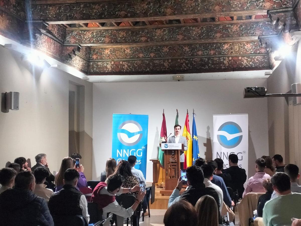 Alberto Belloso interviene en el congreso de NNGG del PP de Plasencia.