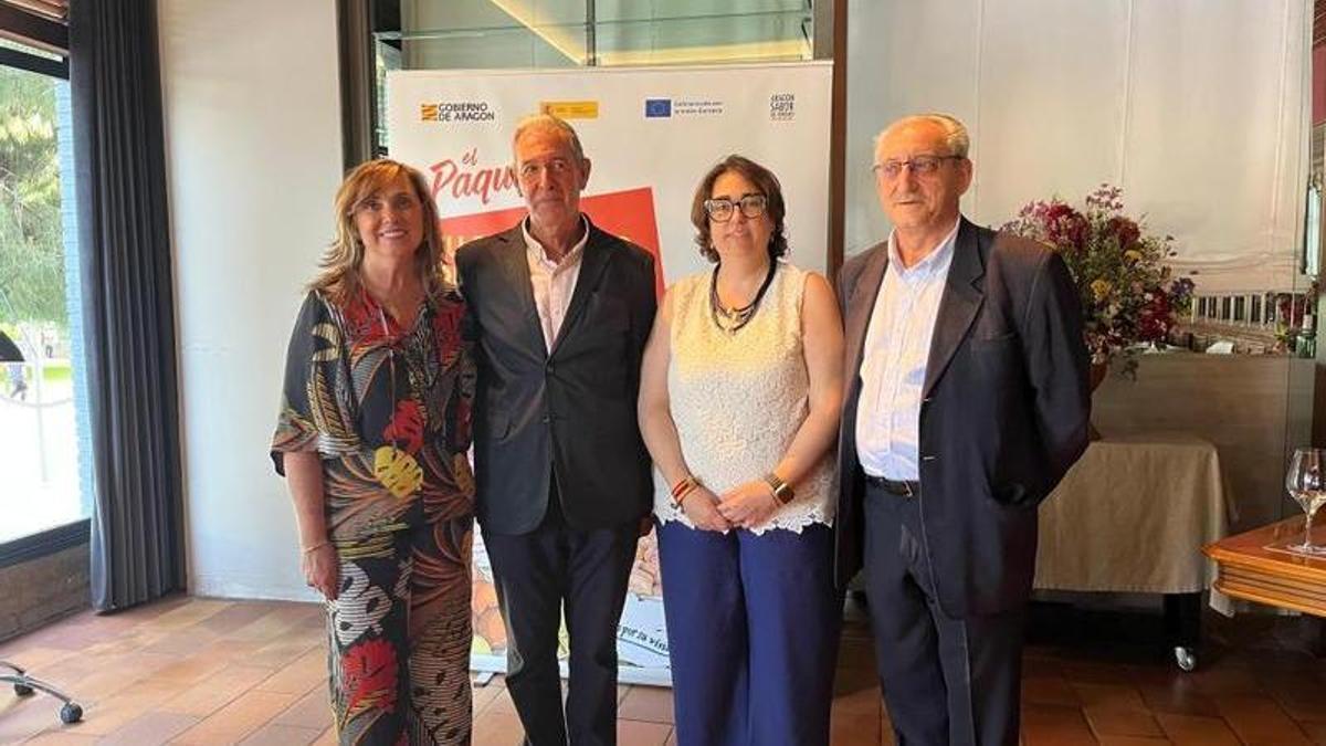 La consejera de Agricultura, Ganadería y Alimentación, Arancha Simón, junto a Juan Carlos Brun, Adolfo Ballestín y Amparo Cuéllar durante la presentación de la Ruta del Paquito de Ternasco de Aragón