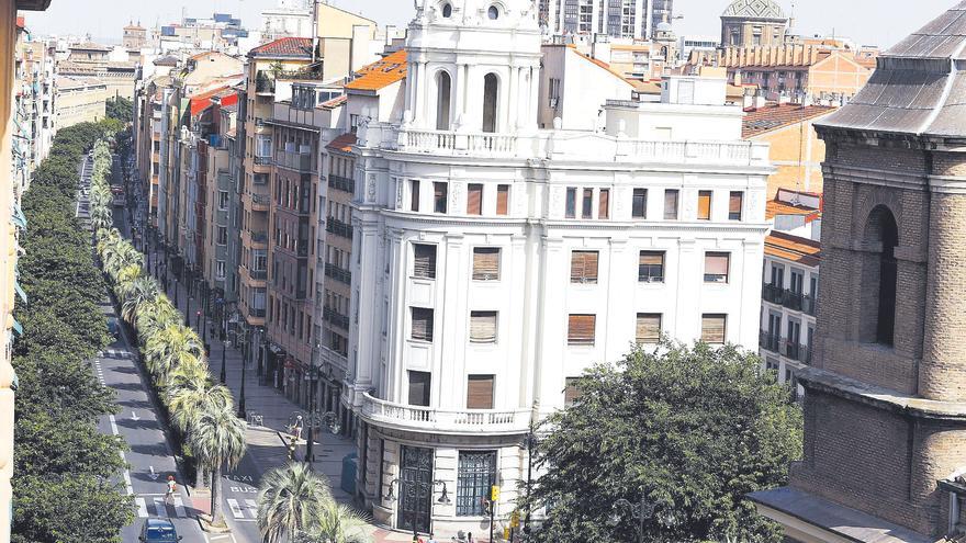 La calle de Zaragoza que vive en la encrucijada de su pasado y su futuro
