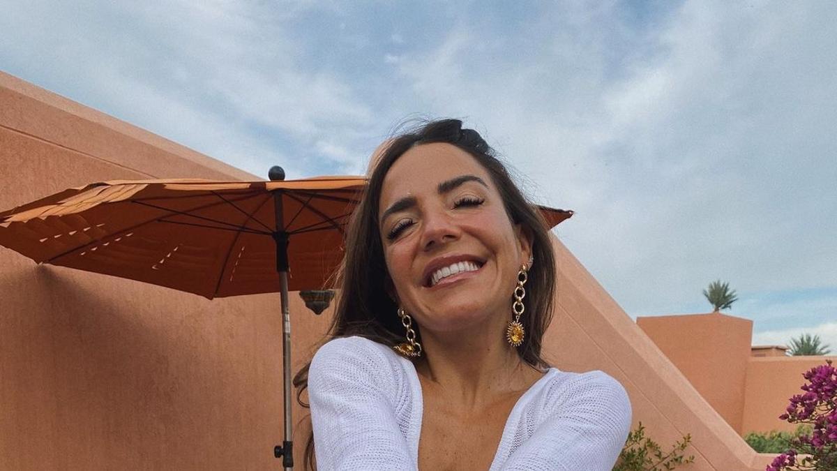 ¡Alerta tendencia! Las camisas de estampado cebra desbancan a las camisas blancas, palabra de 'influencer'