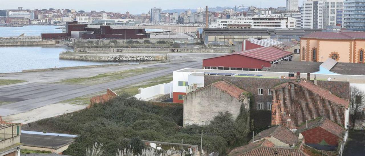 La apuesta por crear vivienda pública en Gijón pone el foco en el entorno de Naval Azul y la futura estación intermodal
