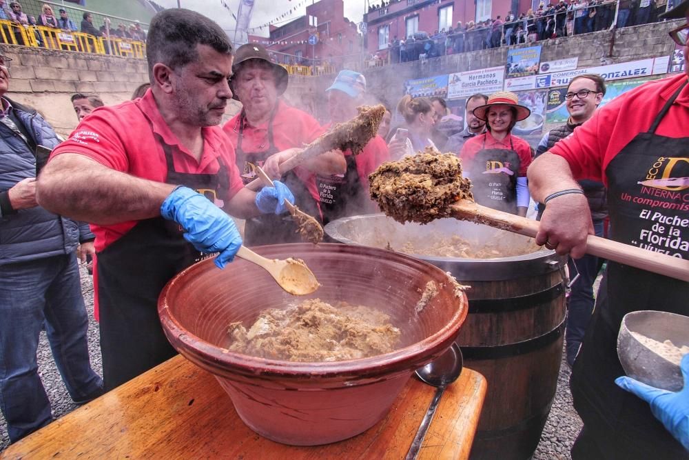 Puchero de La Florida. Reparto del puchero que ...