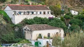 Nerja inicia los trámites para adquirir la antigua central hidroeléctrica y rehabilitar los canales del río Chíllar