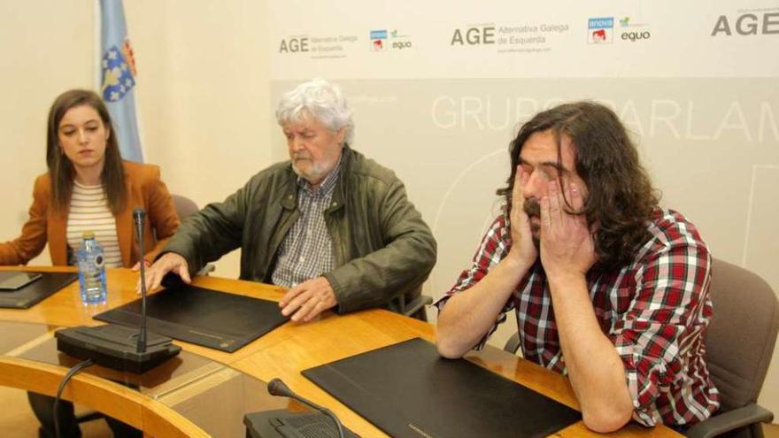 Eva Solla, Beiras y Antón Sánchez, ayer, en el Parlamento. // Xoán Álvarez